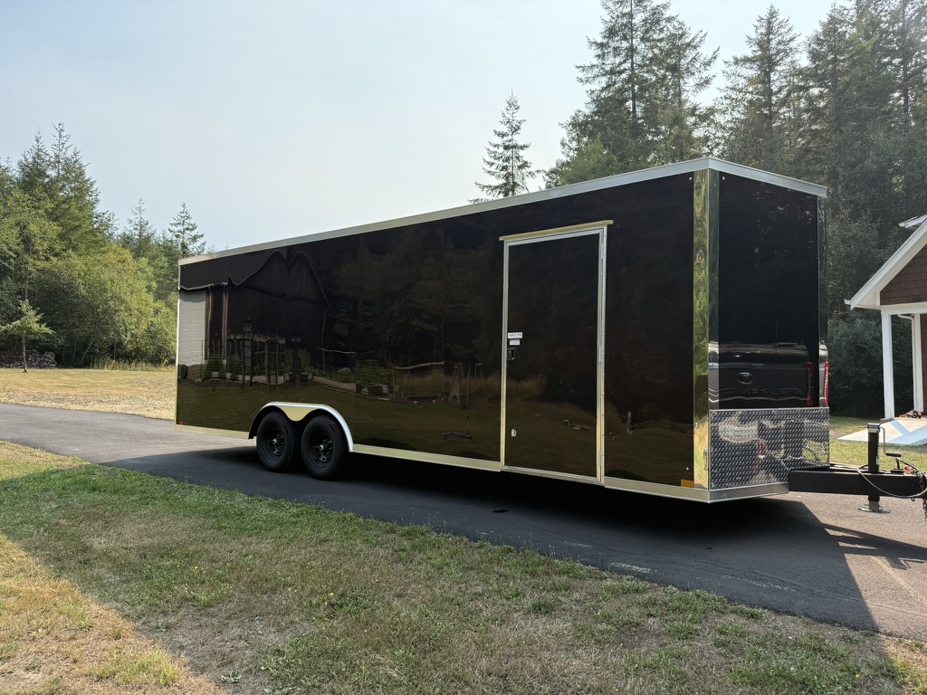 Enclosed trailer side view
